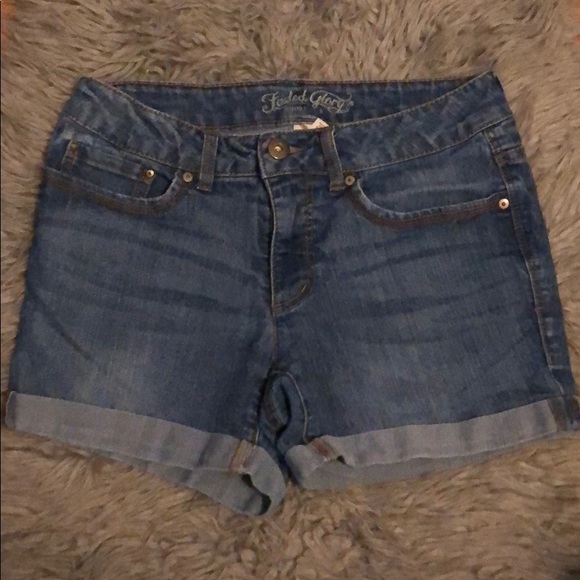 denim shorts - Picture 4 of 6